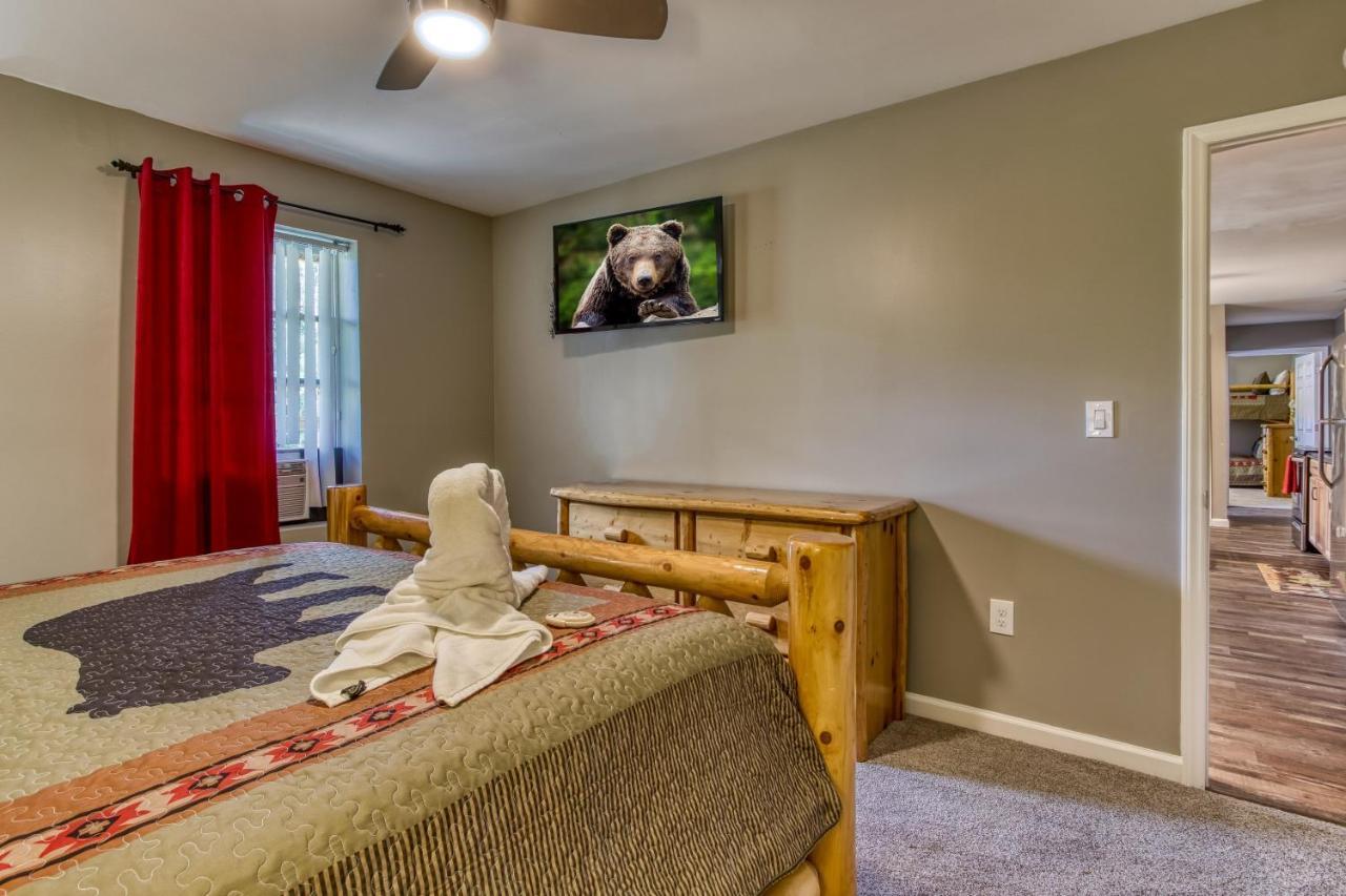 Fun & Games By Honeybearcabins 2Br/1Ba Sleeps 7 Sevierville Exterior photo